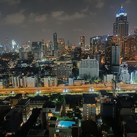 Affordable Serviced Apartments In Nana Omni Tower - Prime Sukhumvit Location Банкок Екстериор снимка