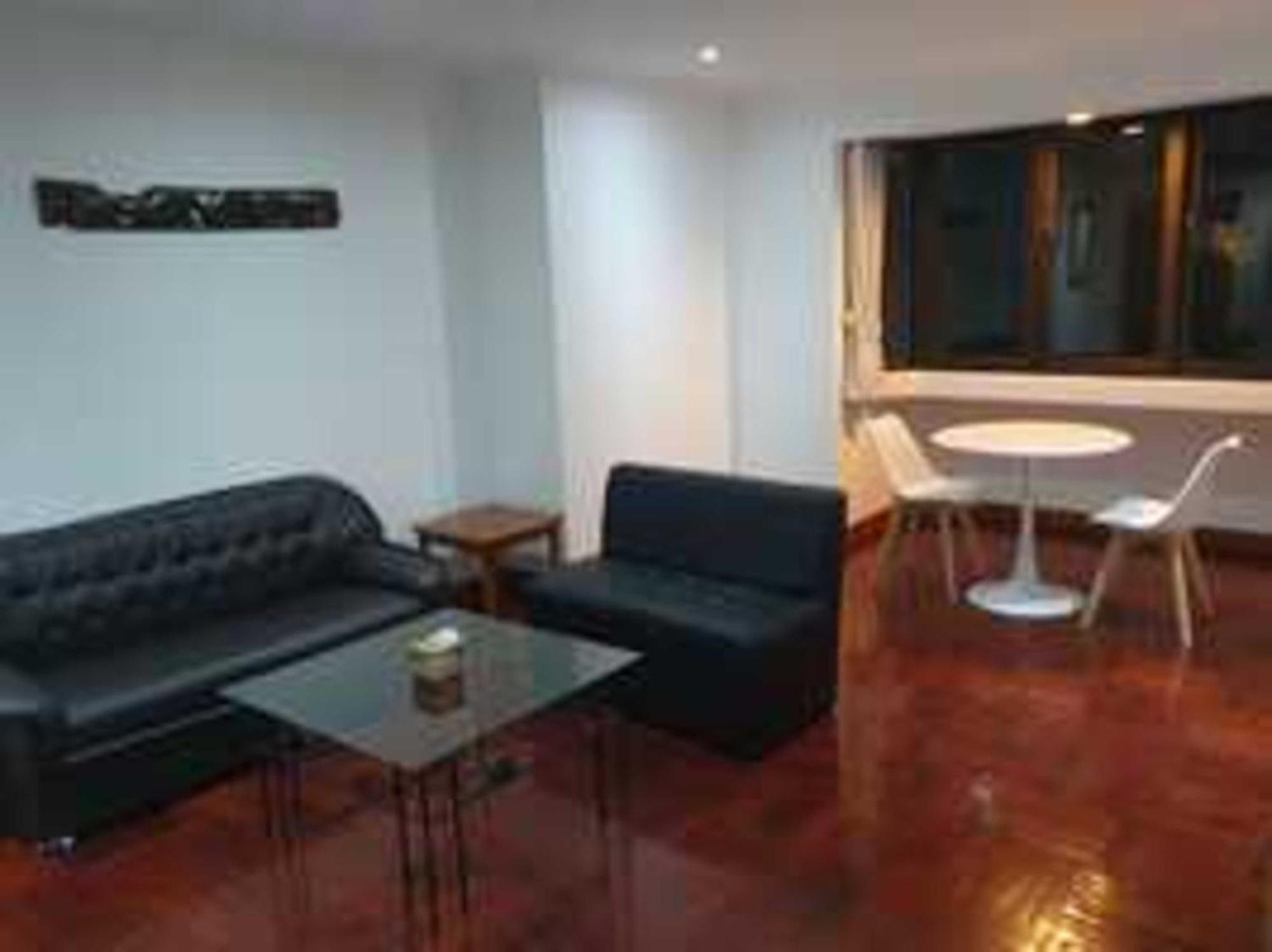 Affordable Serviced Apartments In Nana Omni Tower - Prime Sukhumvit Location Банкок Екстериор снимка