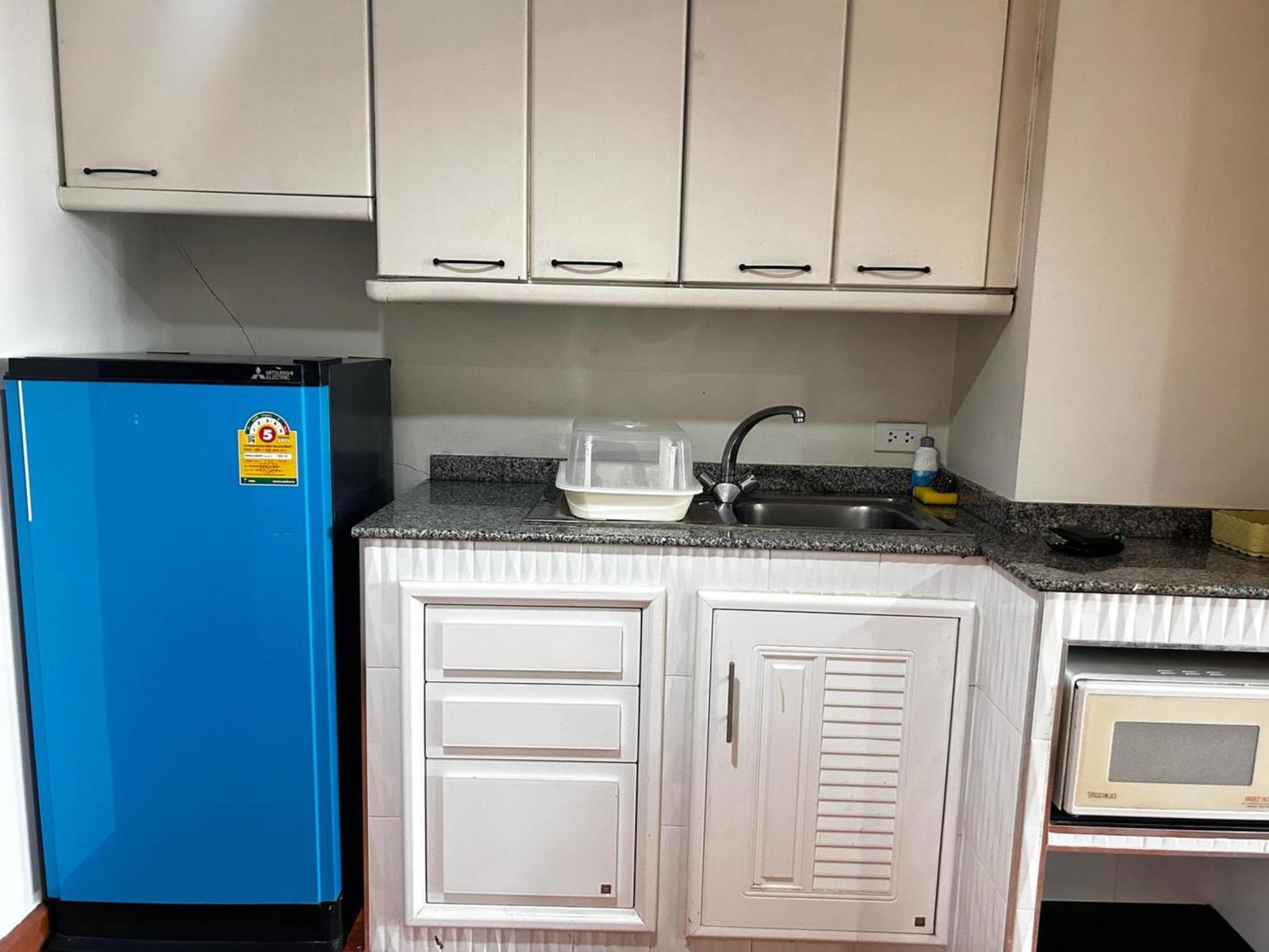 Affordable Serviced Apartments In Nana Omni Tower - Prime Sukhumvit Location Банкок Екстериор снимка